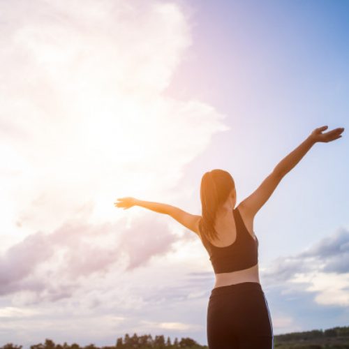 happy-smiling-athletic-woman-with-arms-outstretched_1150-4184 happy-smiling-athletic-woman-with-arms-outstretched_1150-4184